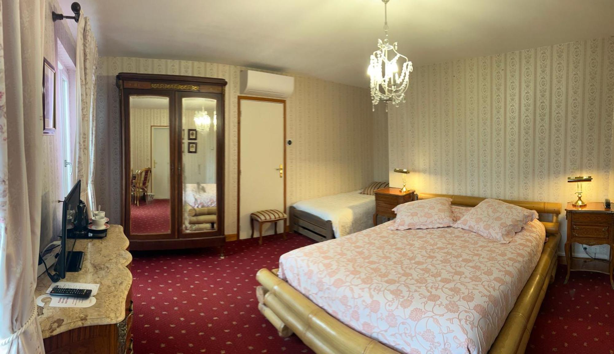 Hotel De La Loire Saint-Satur Exterior photo
